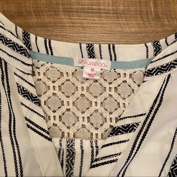 Black and white boho draped top - Picture 5 of 9